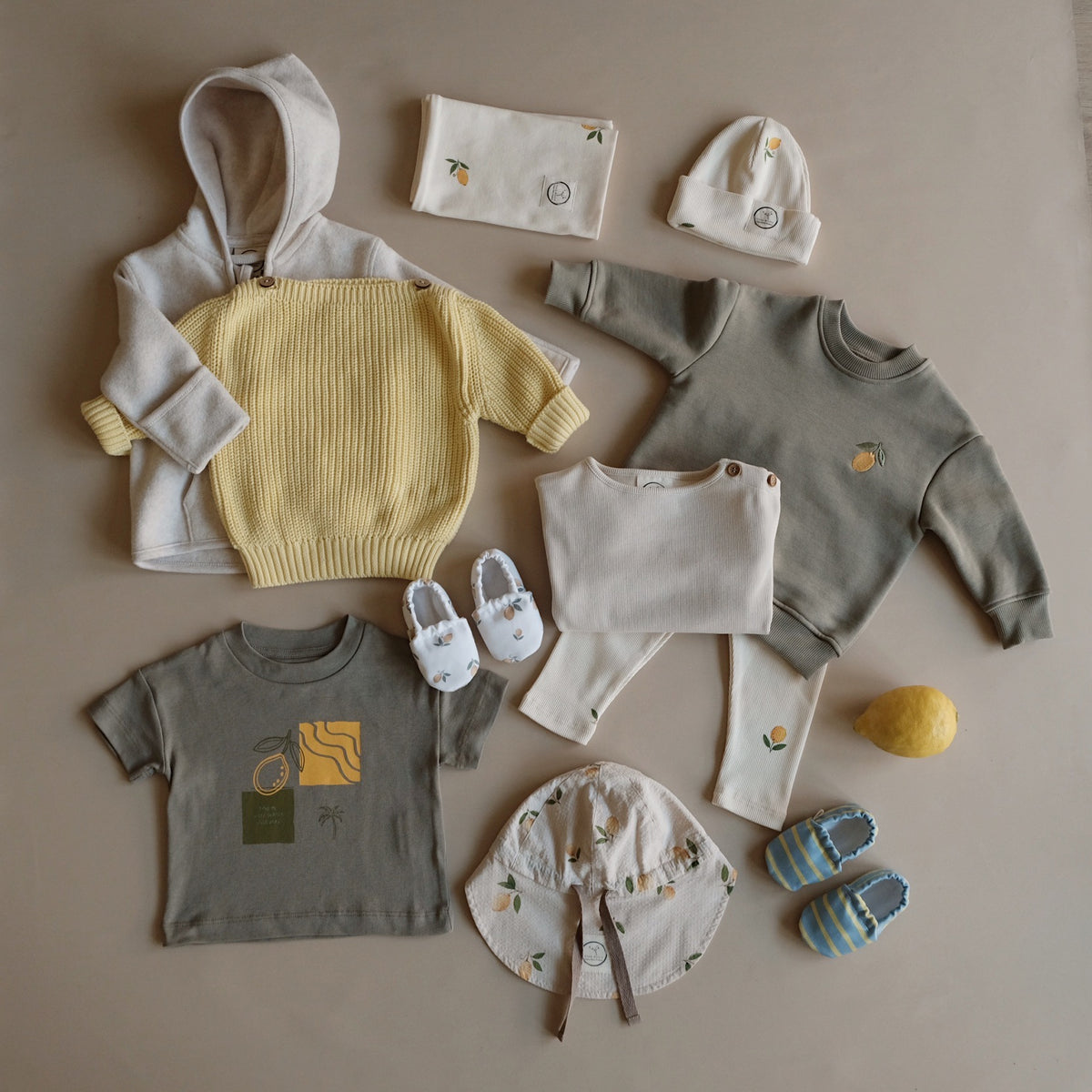 Organic Oversized Shirt - Khaki with Lemon Print